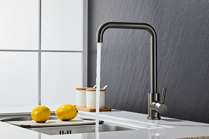 Kjøkkenbatteri vinklet L-form gunmetal